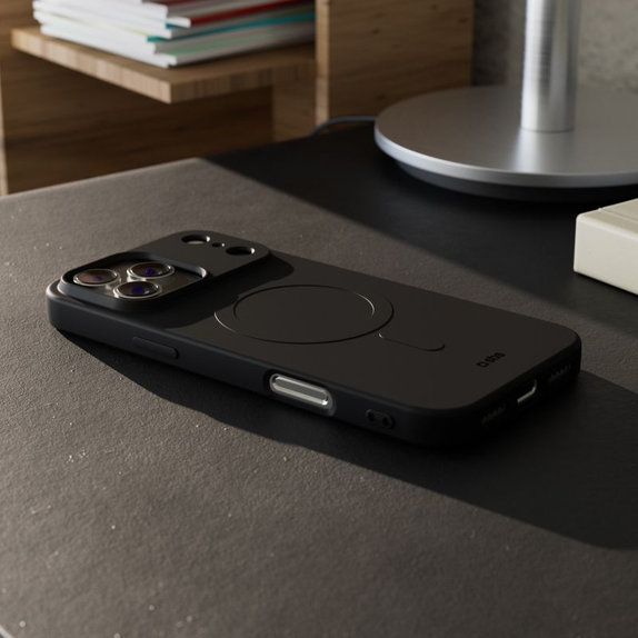 Калъф Instinct Mag, съвместим с MagSafe за iPhone 17 Pro, Черен, SBS