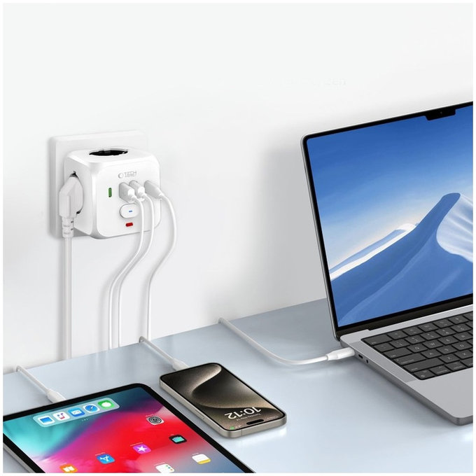 Мрежово зарядно PCL3X4 Power Socket 2 USB & 2 USB-C & 3 Socket, бяла, Tech-Protect